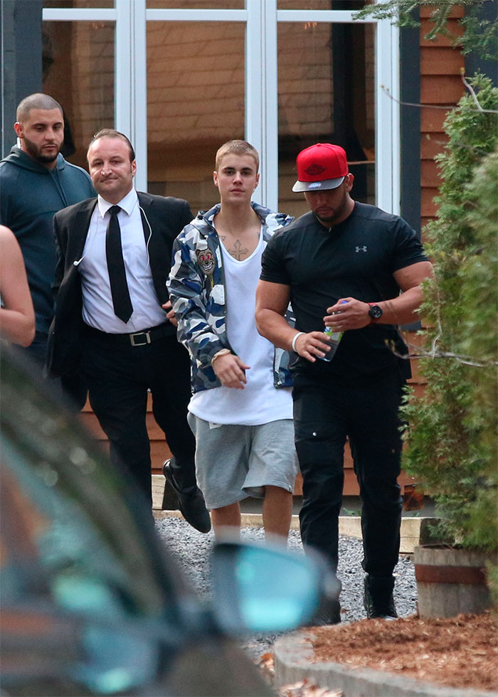 Justin Bieber tem dia de spa antes de show no Quebec