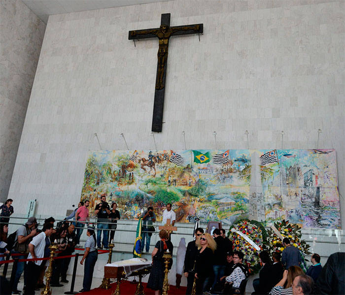 Velório reuniu vários familiares, amigos e fãs na Assembléia Legislativa de São Paulo