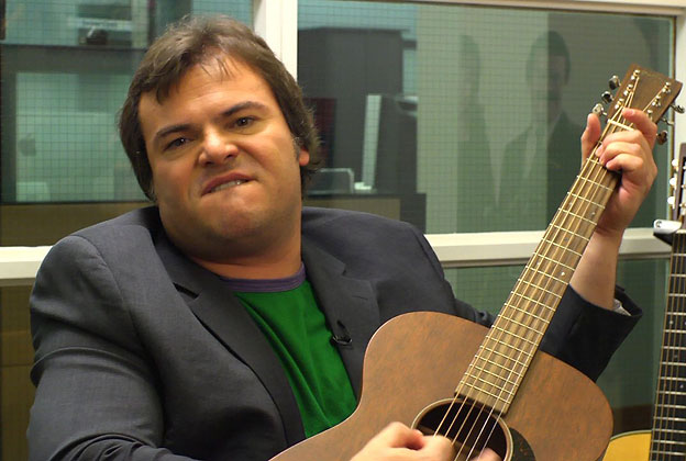  Jack Black lançou, em 2005, a Tenacious D e logo lançou o seu primeiro álbum. Um ano depois apresentou o segundo CD e em 2012, o terceiro. Tenacious D é uma banda de rock e Jack é conhecido por vários filmes de sucesso, entre eles Escola de Rock (2003), King Kong (2005), O Amor é Cego (2001), entre outros