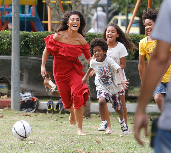 Juliana Paes arrasa no look para últimas gravações de novela