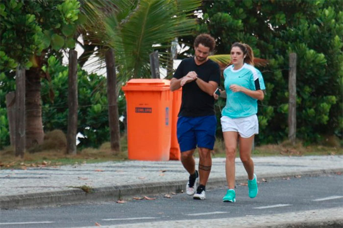 Rafa Brites e Felipe Andreoli correm juntos pela orla do Rio