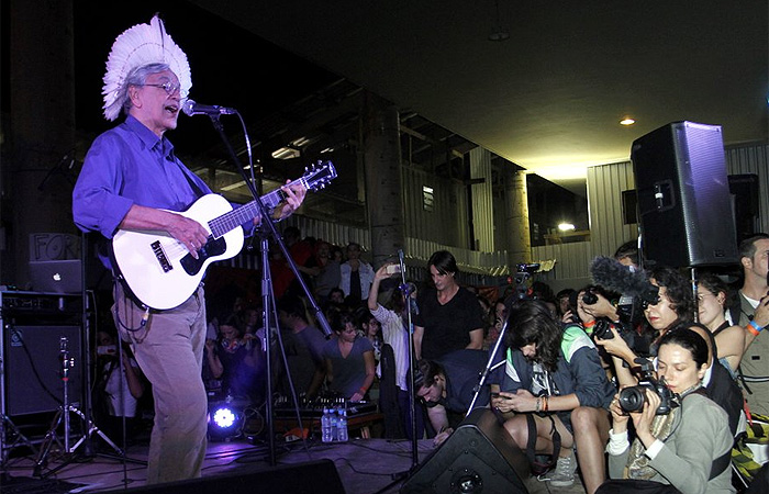 Caetano Veloso, Seu Jorge e Erasmo Carlos fazem show juntos