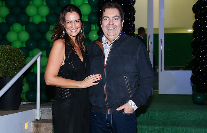 Faustão e esposa comemoram aniversário do filho com festão