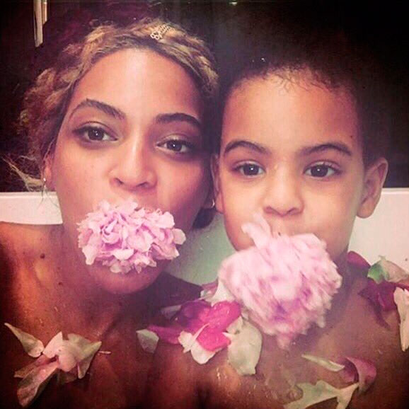 Beyoncé curte folga com a filha e enlouquece fãs da internet