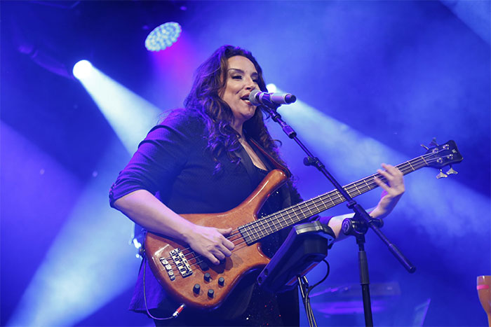 Ana Carolina e Seu Jorge lotam o Bossa Nova Mall, no Rio