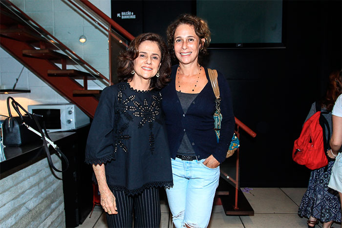  Marieta Severo e Andréa Beltrão curtem noite de teatro