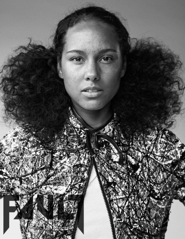 Alicia Keys resolve abandonar o uso de maquiagem: 'Livre'