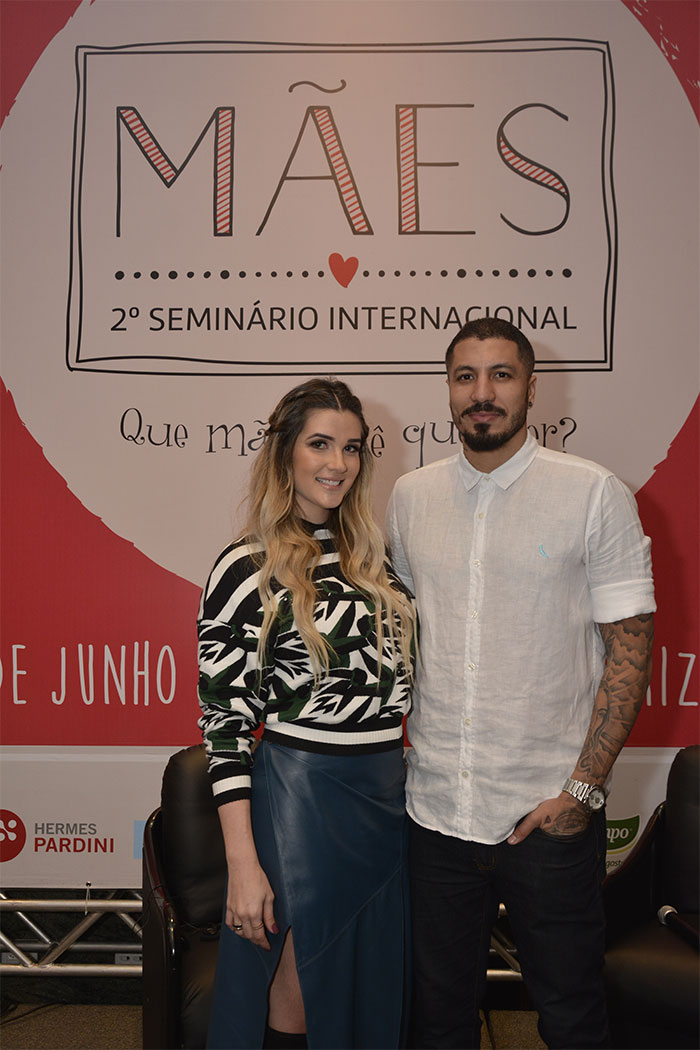 Aline Gotschalg e Fernando participam de Seminário de Mães 