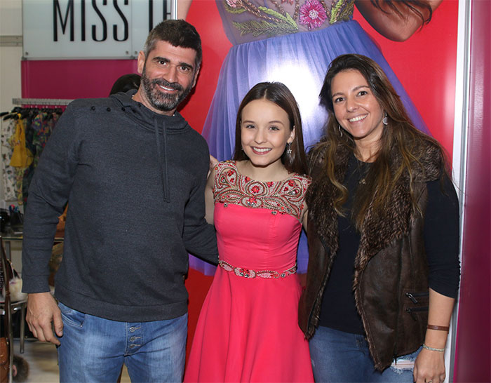  Larissa Manoela agita evento de moda infanto juvenil 