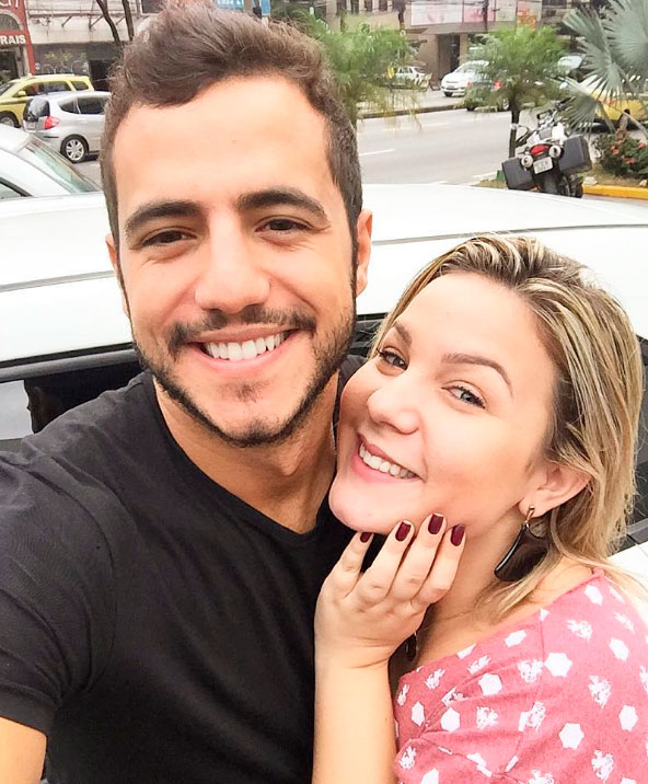 Matheus e Maria Cláudia se conheceram dentro do Big Brother Brasil 16 e não se desgrudam mais. O namorico cheio de altos e baixos, ficou sério do lado de fora do reality e eles vão comemorar juntinhos o Dia dos Namorados