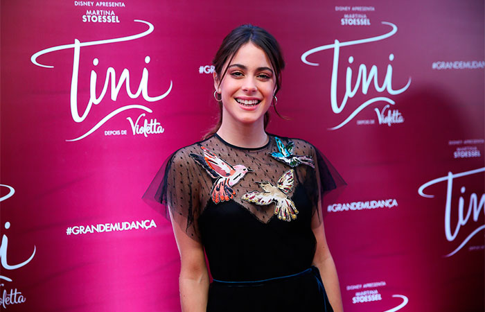 Martina Stoessel causa tumulto em pré-estreia de filme em SP