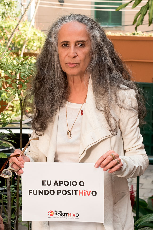 Maria Bethânia é a nova madrinha do Fundo PositHiVo
