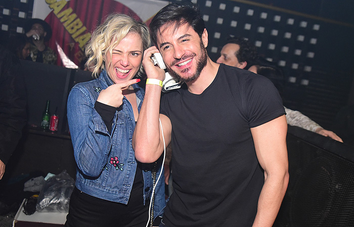 Natállia Rodrigues e Ricardo Tozzi viram DJs em balada de SP