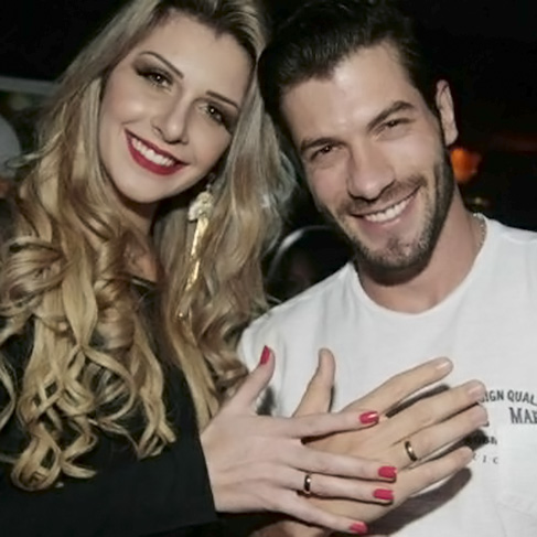 Em fevereiro deste ano, após um ano e nove meses de noivado, os ex-BBB’s Tatiele Polyana e Roni Mazon terminaram o relacionamento que mantinham desde o BBB14. A modelo explica que a distância entre eles foi um dos motivos da separação, já que ela é do Paraná e ele de São Paulo