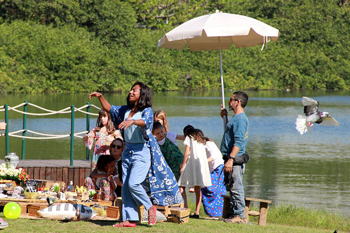  Glória Maria grava com as filhas na Lagoa Rodrigo de Freitas