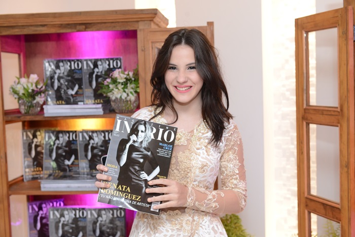  Fernanda D'avila e famosos prestigiam a Magazine in Rio