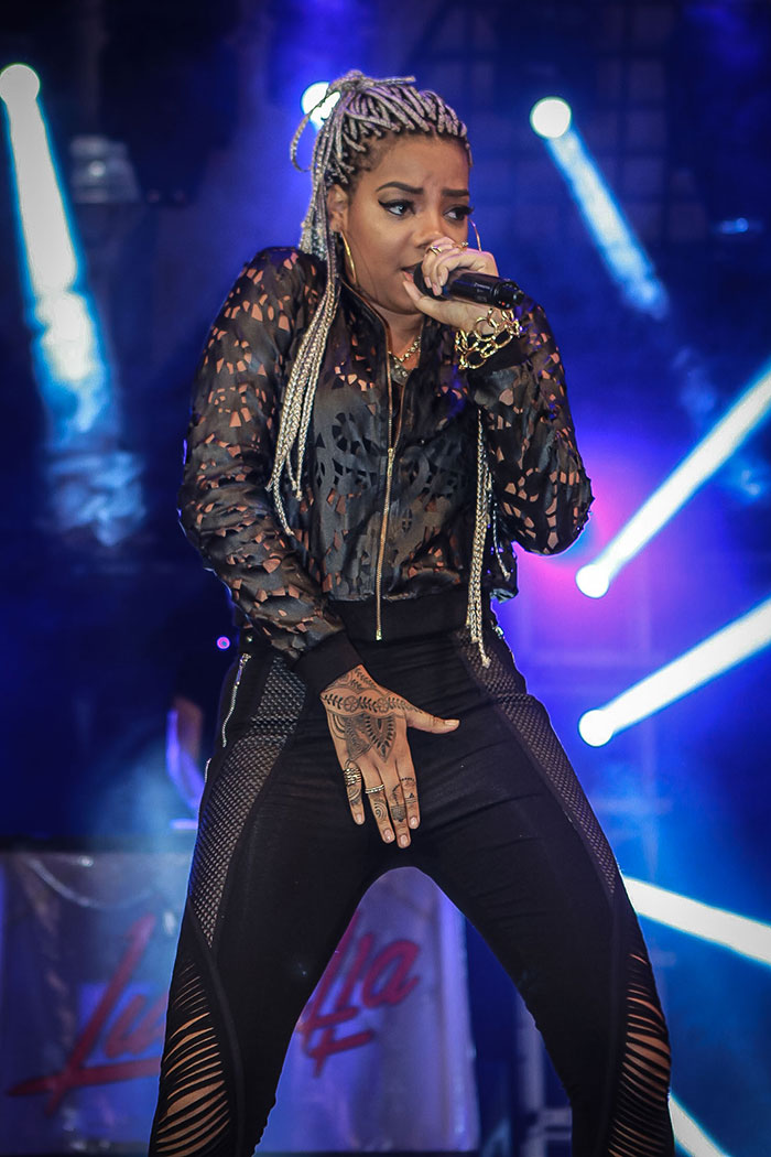 Ludmilla mostra gingado em show ao GRAACC