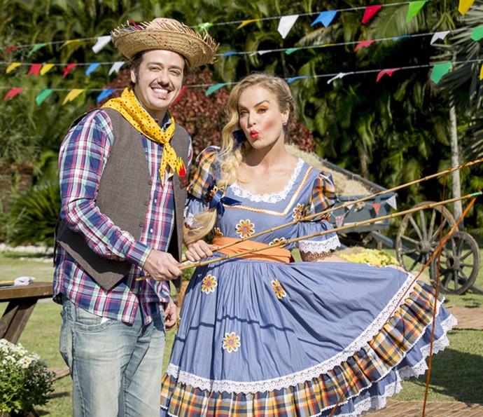  Angélica se veste de caipira para Festa Junina do Estrelas