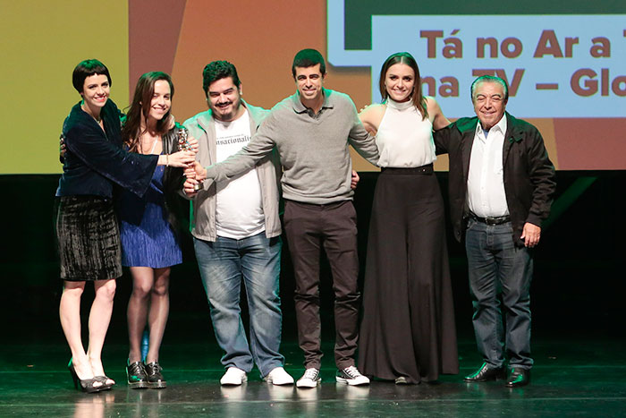 Monica Iozzi e Mauricio de Souza premiando Marcius Melhem 