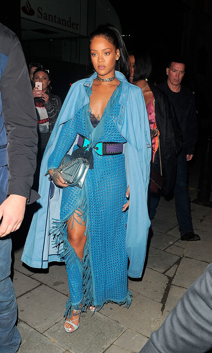 Rihanna e Drake curtem balada em Londres