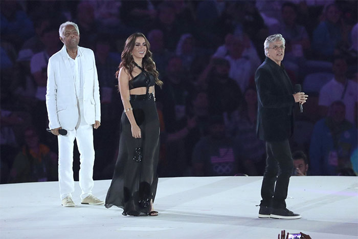 Anitta canta nas Olimpíadas e se derrete: 'A maior honra'