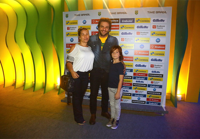 Rodrigo Lombardi com a esposa, Betty Baumgarten, e o filho, Rafael