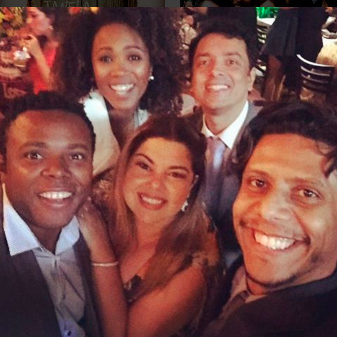 Fabiana Karla e amigos no casamento de Mariana Santos