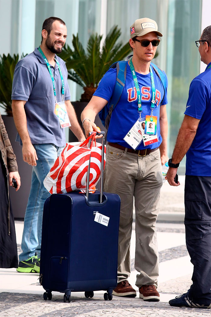 Matthew McConaughey e Camila Alves prestigiam as Olimpíadas