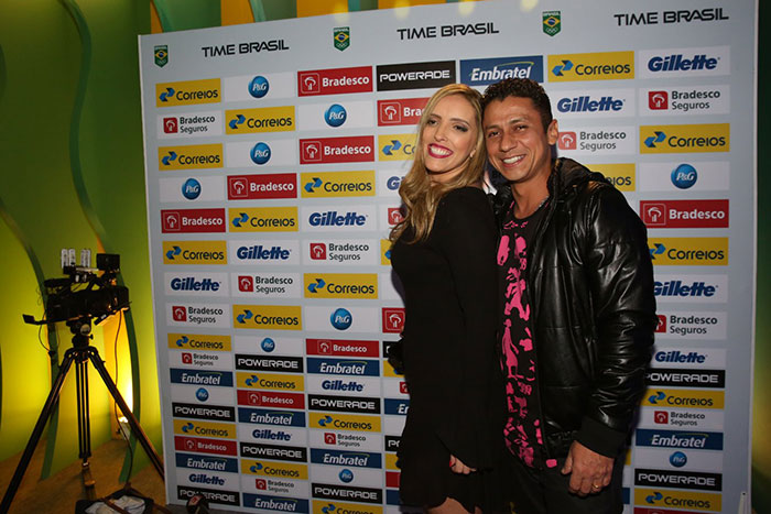 Daniele Hypólito vira 'barbeira' em evento no Rio de Janeiro