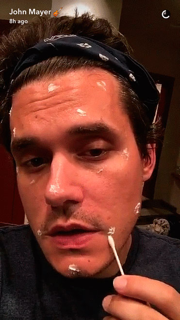 John Mayer revela seus truques de beleza no Snapchat