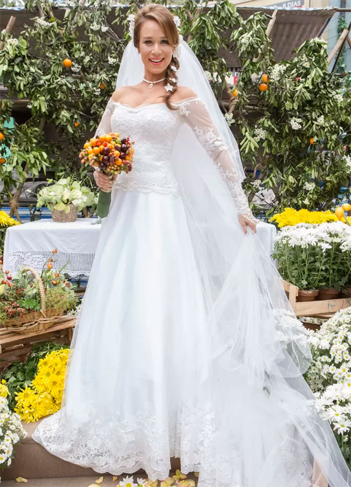 Mariana Ximenes colaborou com vestido de noiva de Tancinha