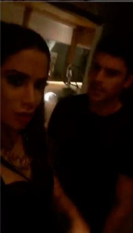 Anitta e Zac Efron beijam muito em festa no Rio, diz jornal