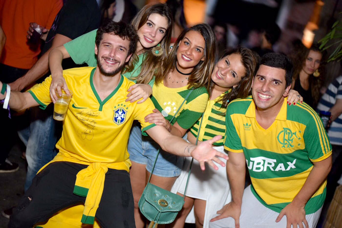 Famosos comemoram o Ouro da seleção brasileira