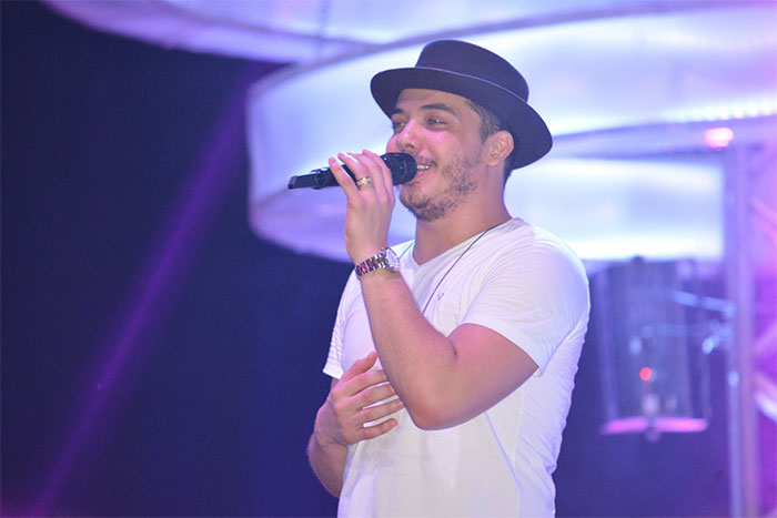 Wesley Safadão comanda show em Recife