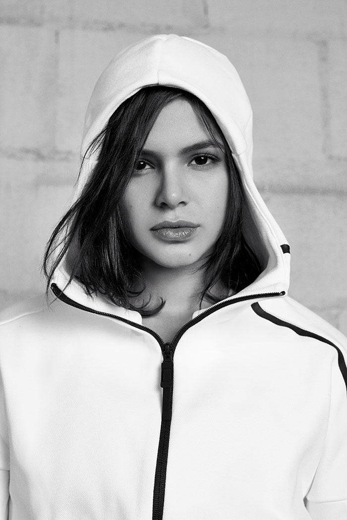  Bruna Marquezine posa para nova categoria da Adidas