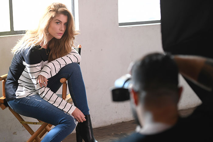 Alinne Moraes estrela campanha de moda