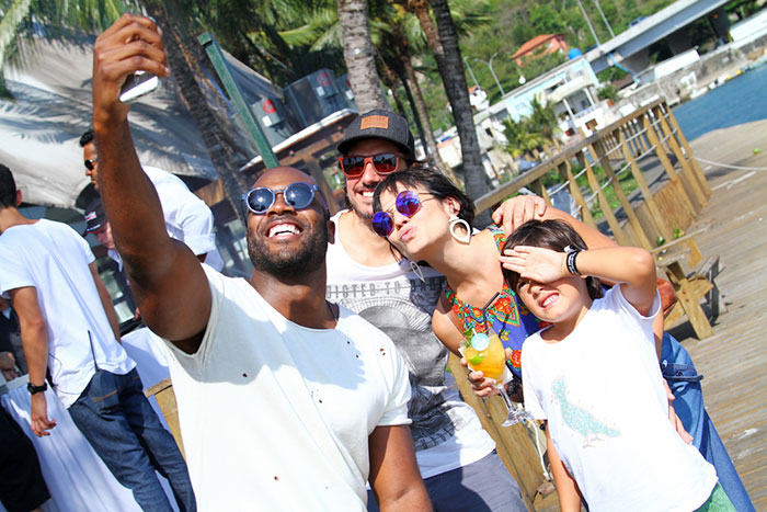 Rafael Zulu não deixou de tirar selfies com alguns convidados
