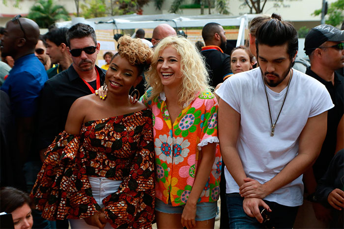 Com artistas internacionais, Luan Santana grava clipe no Rio