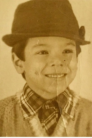 Maurício Mattar deixou a web encantada ao postar uma foto de quando ele era uma criança