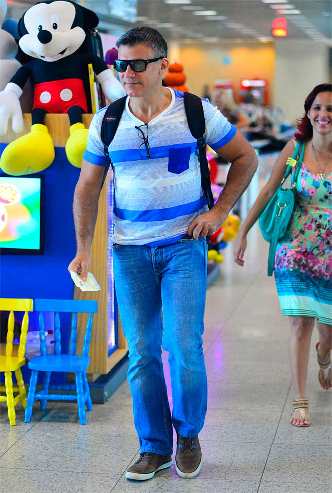 Leonardo Vieira no aeroporto Santos Dummond, no Rio de Janeiro