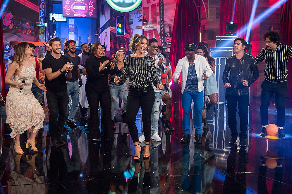 Ivete Sangalo no palco do Adnight