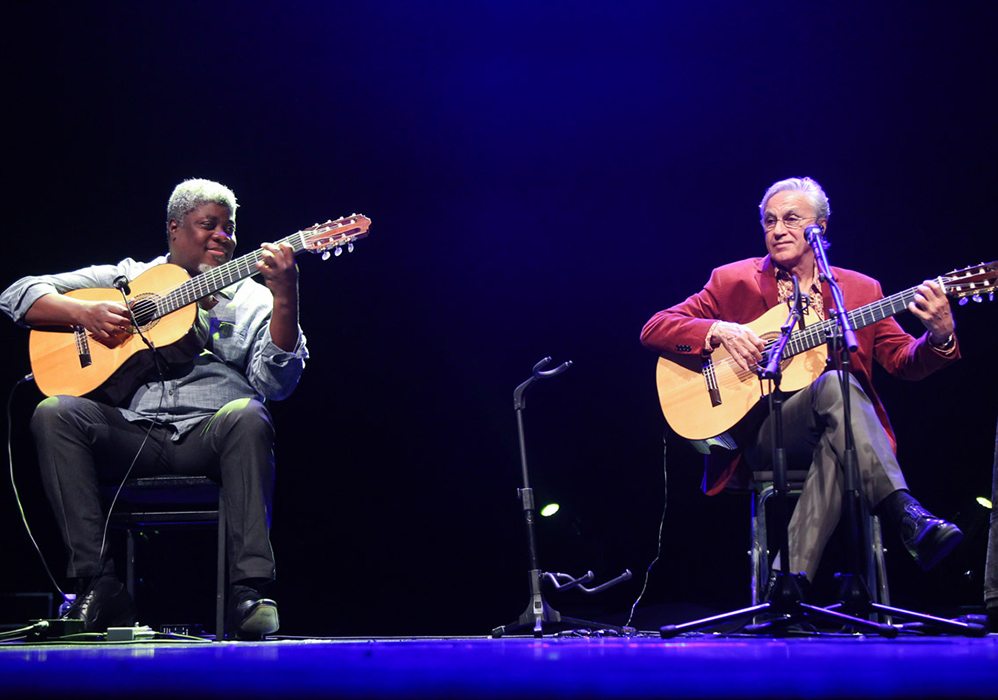 Famosos prestigiam show de Caetano Veloso e Teresa Cristina em São Paulo