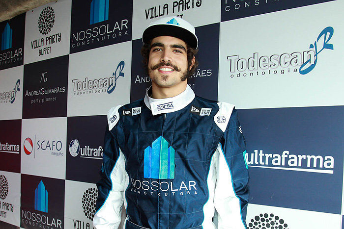 Famosos participam do Kart dos Artistas. Veja as fotos!