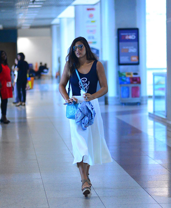 Giulia Costa no aeroporto