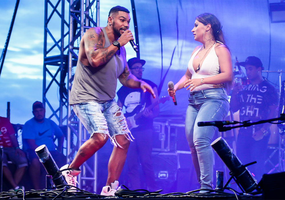 Naldo Benny cantou com a dupla no palco