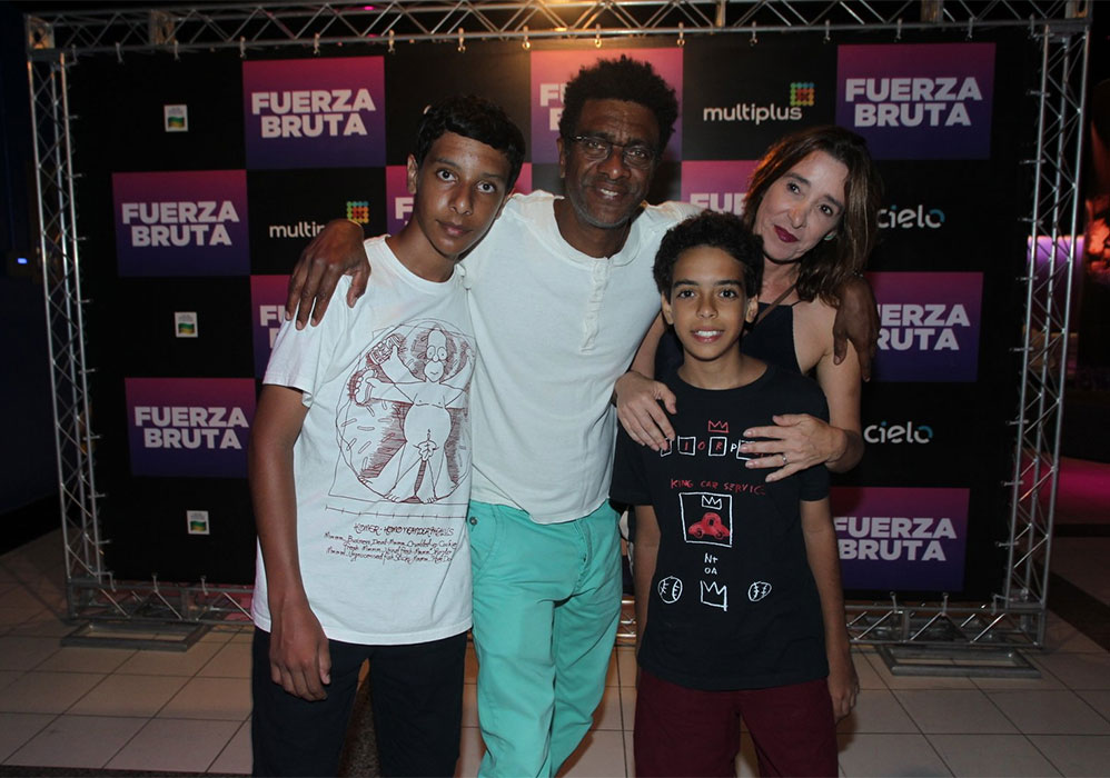  Famosos aplaudiram a estreia de Fuerza Bruta, no Rio