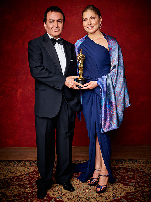 Melhor Filme Estrangeiro: O Apartamento (Irã) - Firouz Naderi e Anousheh Ansari receberam o prêmio pelo iraniano Ashgar Farhadi 