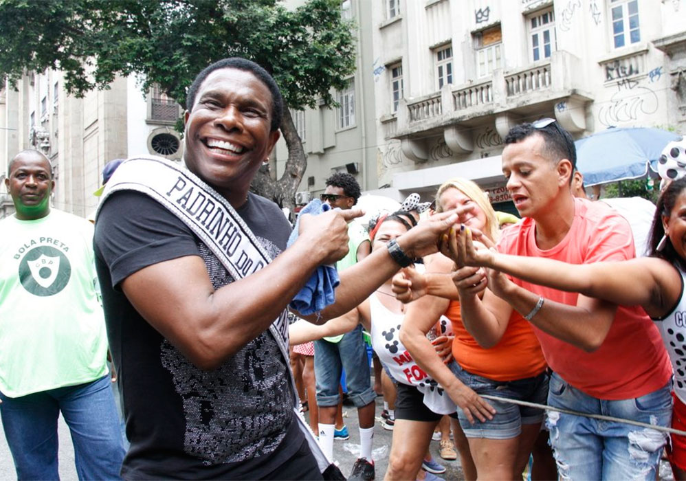 Neguinho da Beija Flor, o padrinh do bloco