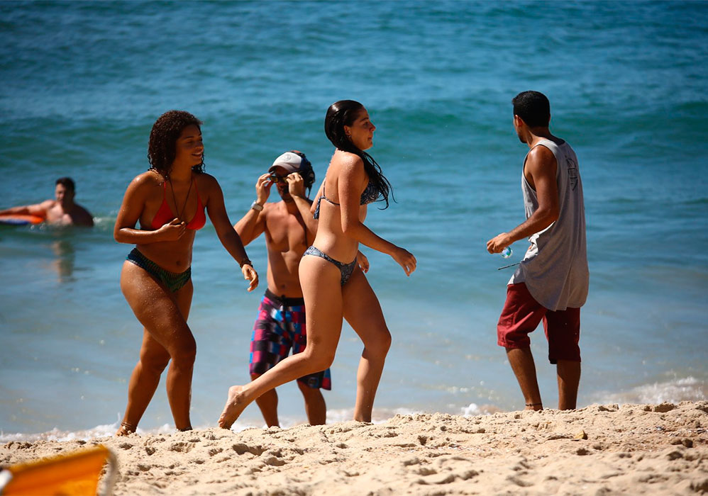 As gatas estavam na praia de Grumari