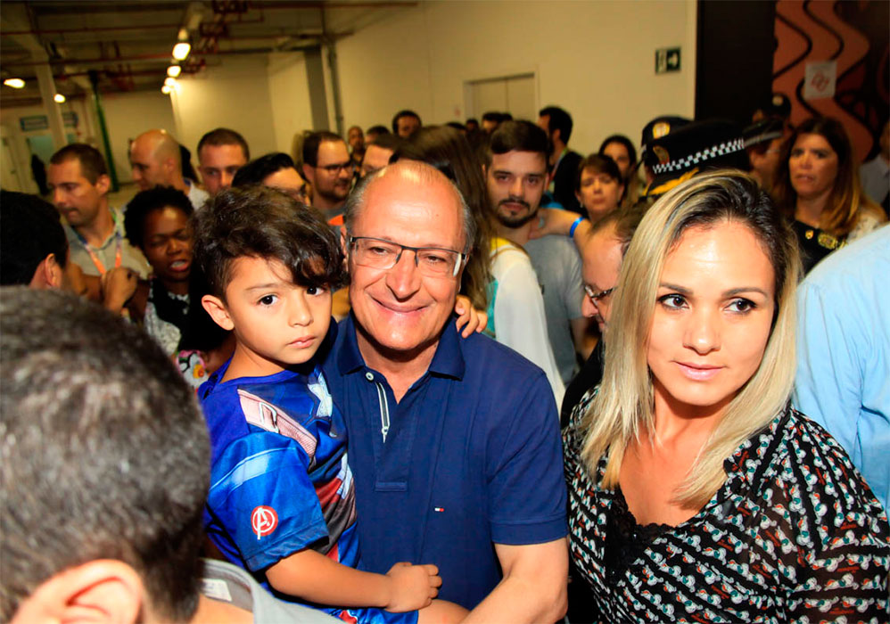 João Dória recebe convidados no Camarote da Prefeitura de São Paulo